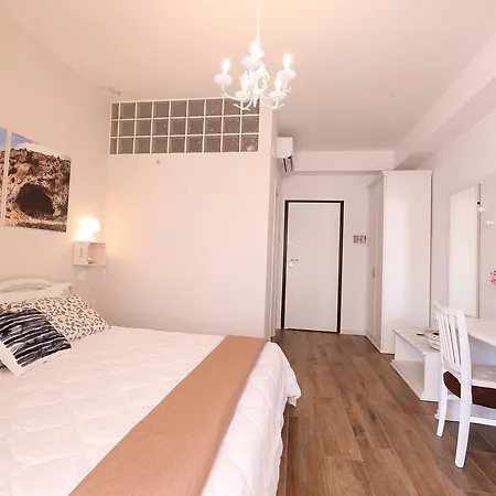 Couette-café Amata Puglia 3*